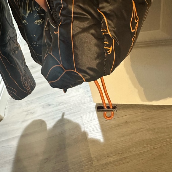 SOSKEN STUDIOS MARISA MINIGUCCI PORTRAIT PRINT DOWN PUFFER JACKET - Picture 13 of 15